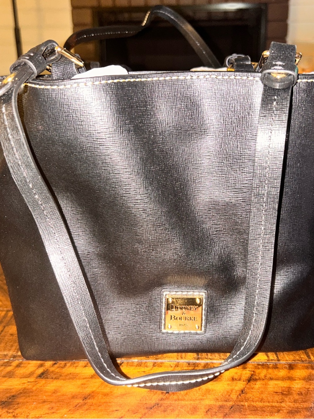 Dooney & Burke Saffiano Brenna Tote bag- Black